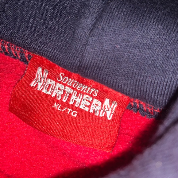 Souvenirs Northern Youth Red Canada Hoodie size XL - Picture 6 of 7